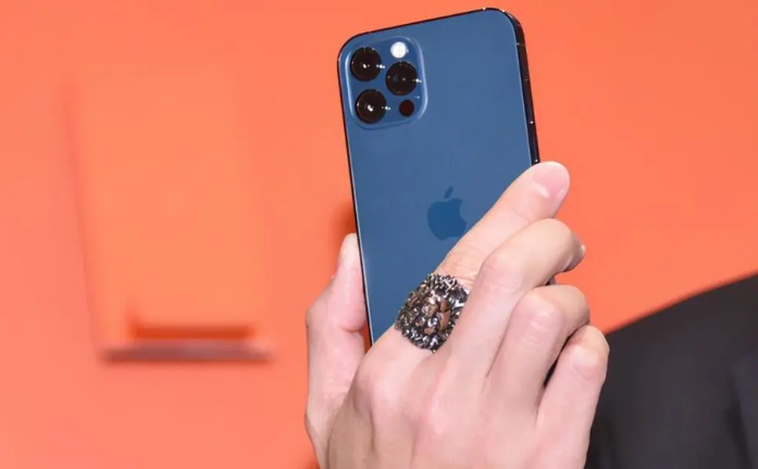 曲阳苹果手机维修分享iPhone12系列重启方法教程 